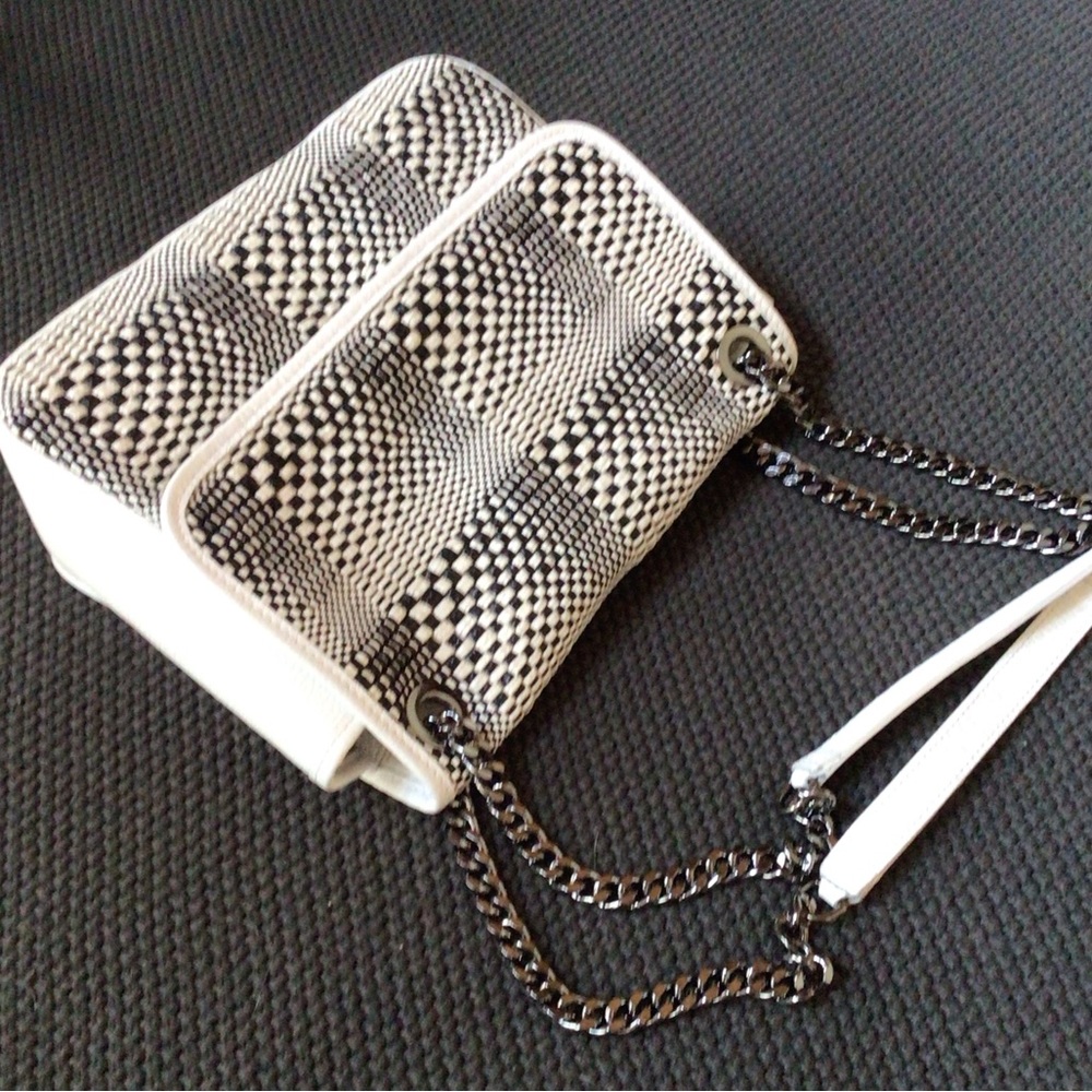 NWOTGS UNICA! FIRENZE ITALY WOVEN LEATHER BICOLOR CROSSBODY CHAIN STRAP BAG - Picture 10 of 12